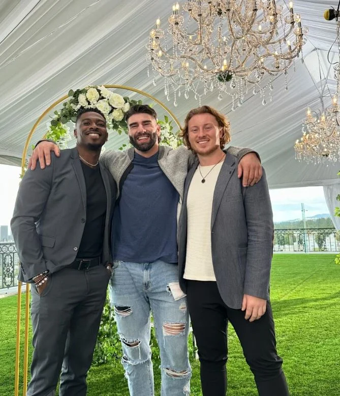Clay Gravesande with his friends