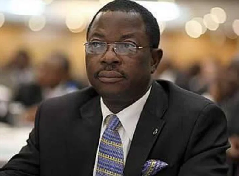 Erastus Akingbola biography