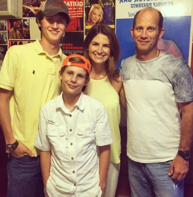 Kaitlan Collins with her family members