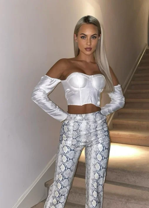 Kasia Lenhardt height