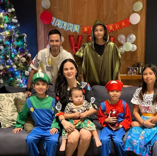 Kristine Hermosa complete family