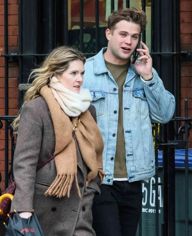 Leo Woodall relationship status