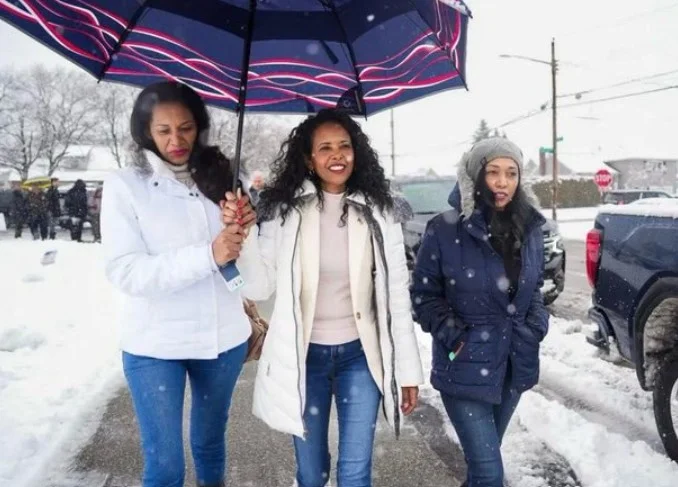 Mazi Pilip with her sisters