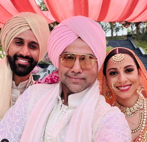 Nikita Chaudhary marriage picture with her husband and family member Abhay Deol