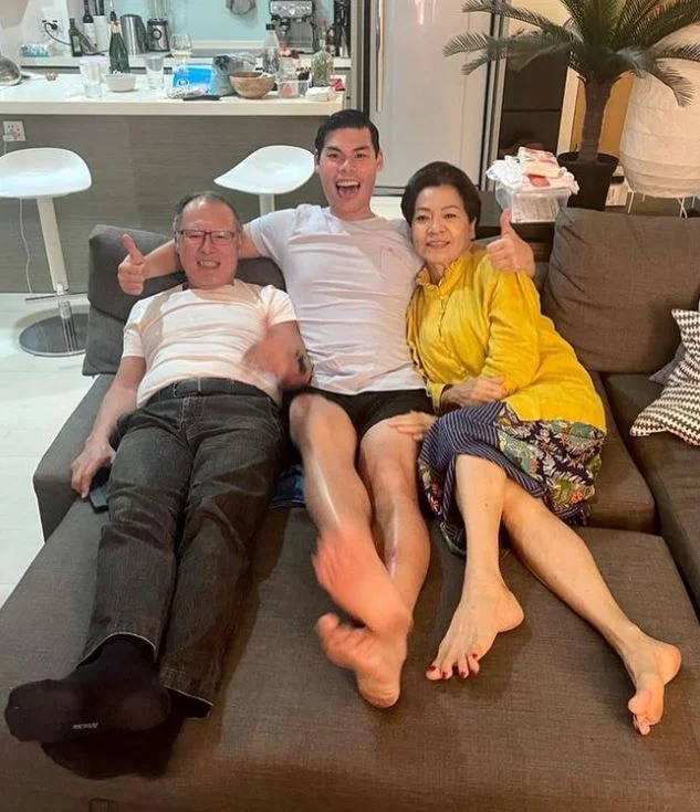Ruy Iskandar with his parents