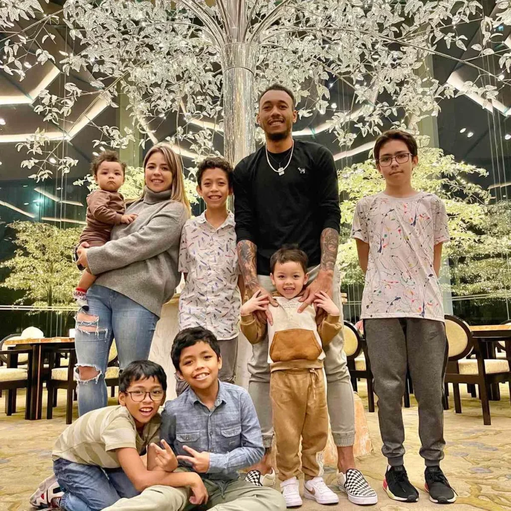 Salome Alejandra with her husband and six kids