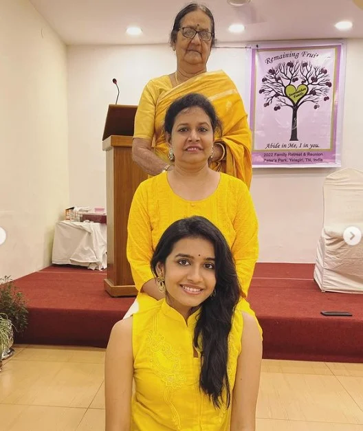 Samyuktha Viswanathan with her mother and gradnmother