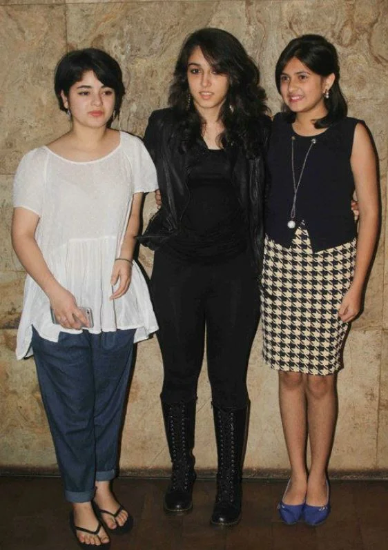 Suhani Bhatnagar with friends