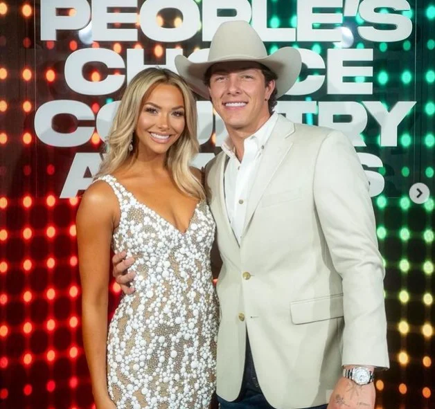 Tayler Holder with his girlfriend Drew Knotts