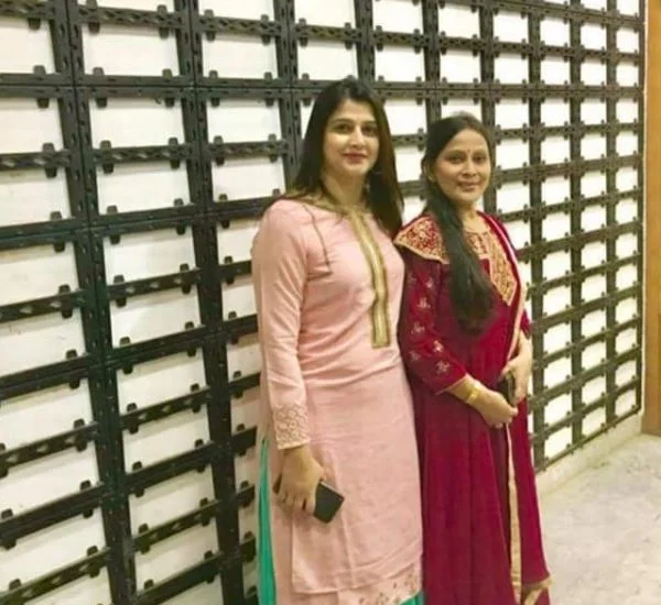 Tejasvee Darekar and her mother