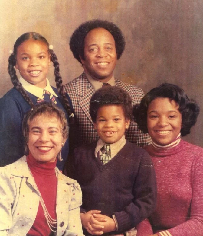 Wendy Williams' old image with her family members