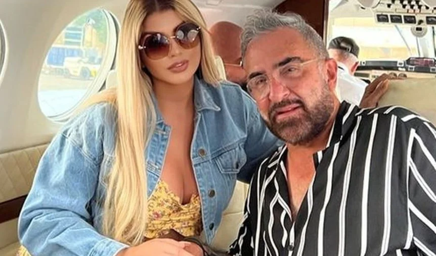 Who Is Vicente Fernández Jr with his wife Mariana González
