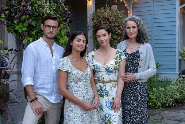 Who Will Be in The Way Home Season 3 Cast