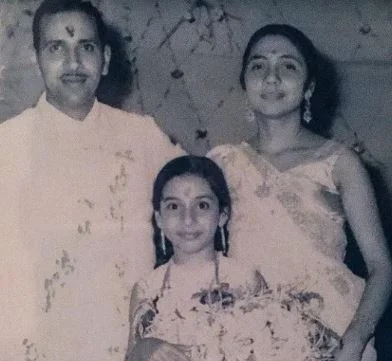 Zenobia Irani old picture with her parents