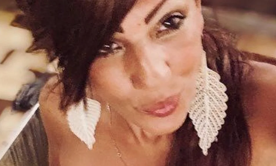 Floriana Floris killed with 30 stab wounds.