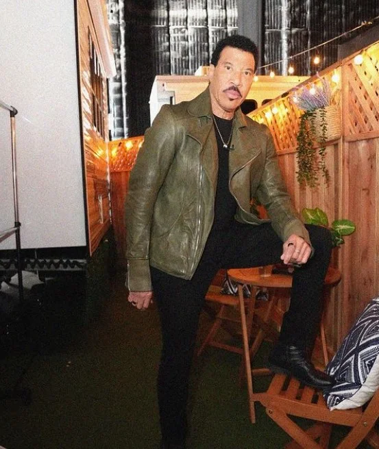 Lionel Richie is still alive
