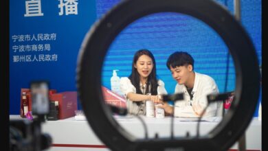 Live-streamers promote products online at the 2nd China-Central and Eastern European Countries (CEEC) Expo in Ningbo, east China's Zhejiang Province, June 9, 2021. Photo: Xinhua